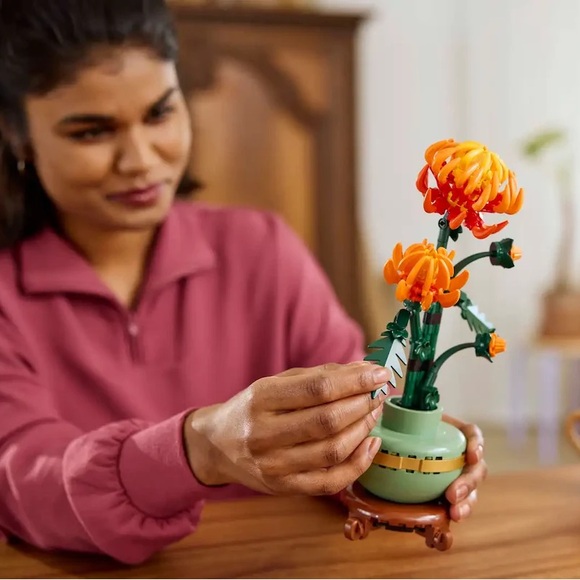 LEGO Chrysanthemum - Picture 3 of 4